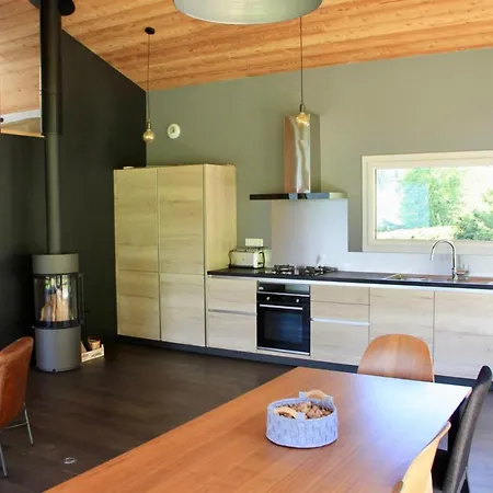 Modern With Garden Chalet