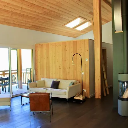 Modern With Garden Chalet