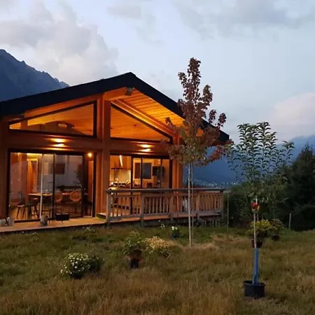 Modern With Garden Chalet